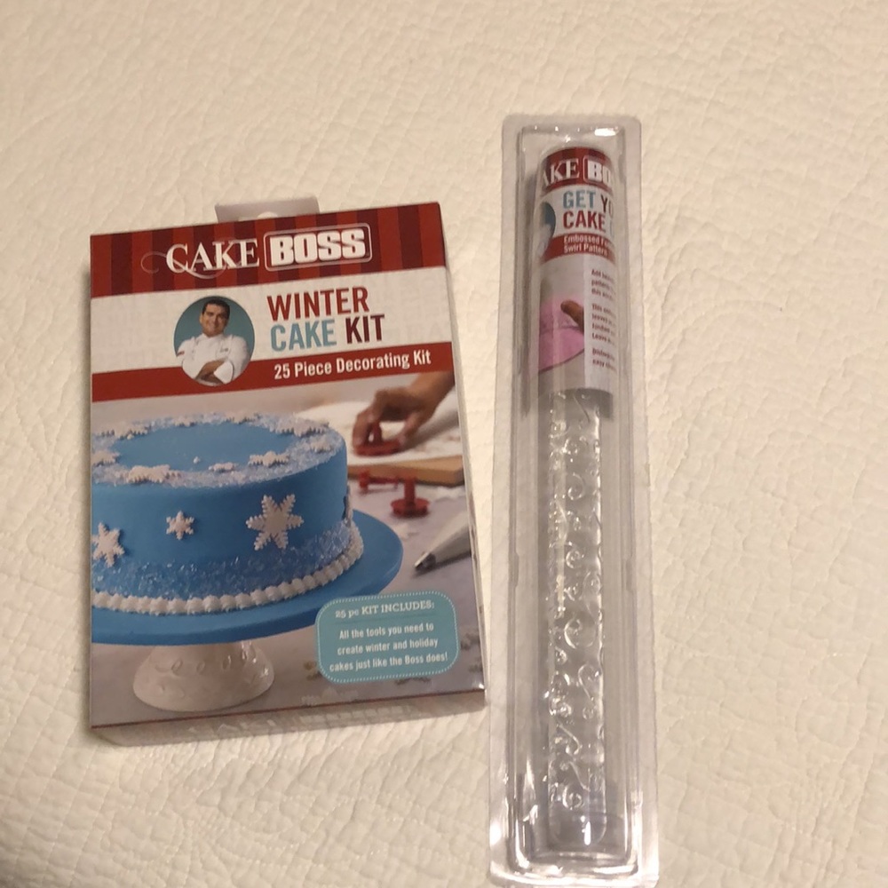 Cake boss winter cake kit and embossed fondant rolling pin swirl Set